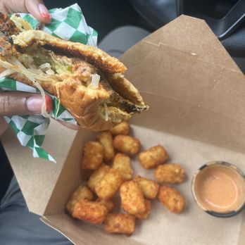 Herby's Burgers - Veggie burger and tots - Burgers Near Me - Dallas, Texas Herby's Burgers - Veggie burger and tots - Burgers Near Me - Dallas, Texas