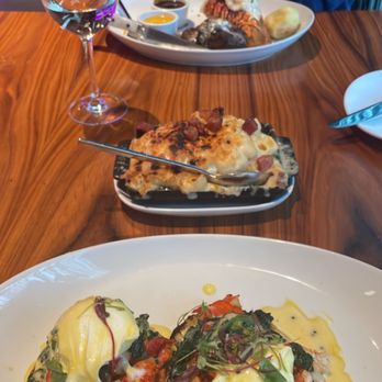 STK Steakhouse Bellevue - Lobster & Eggs Benedict, Mac & Cheese bacon, Surf & Turf, and Chardonnay - Steakhouses Near Me - Bellevue, Washington STK Steakhouse Bellevue - Lobster & Eggs Benedict, Mac & Cheese bacon, Surf & Turf, and Chardonnay - Steakhouses Near Me - Bellevue, Washington