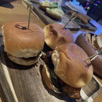 Biscayne Bay Brewing - Hot chicken sliders - Breweries Near Me - Miami, Florida