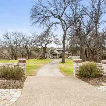 All Green Irrigation - Front entrance sprayers installed for flowers. - Irrigation Near Me - Rainbow, Texas All Green Irrigation - Front entrance sprayers installed for flowers. - Irrigation Near Me - Rainbow, Texas