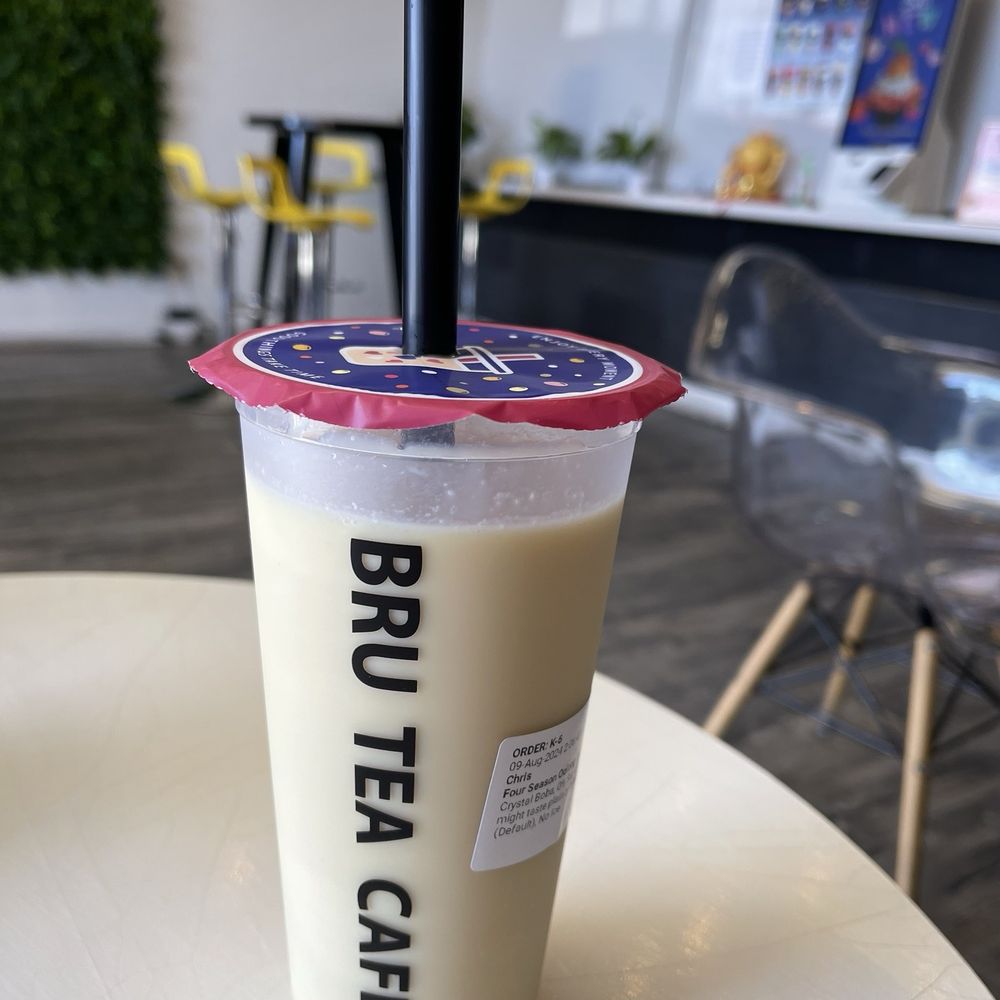 Bru Tea Cafe - Four season oolong tea milk tea with agar boba - Bubble Tea Near Me - Elk Grove, California Bru Tea Cafe - Four season oolong tea milk tea with agar boba - Bubble Tea Near Me - Elk Grove, California