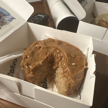 Nikki Cakes - Cookie butter cake. Rich enough to feed 4. - Desserts Near Me