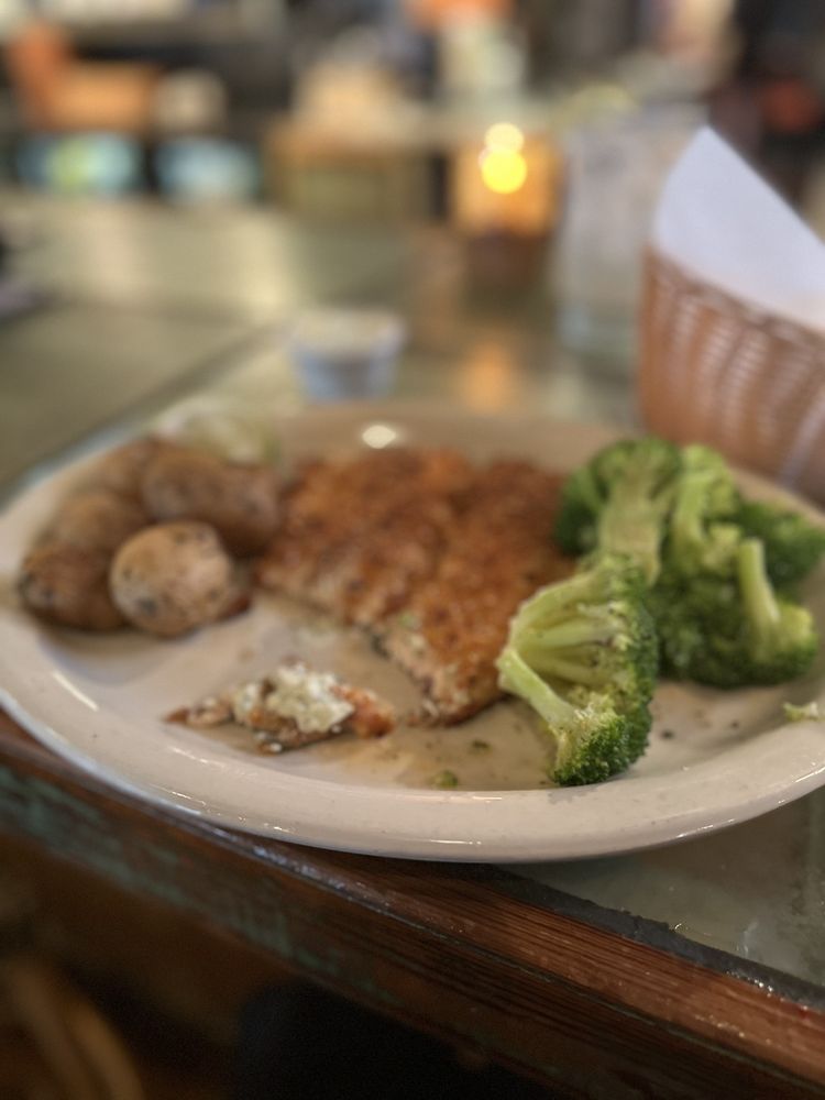 Huisache Grill