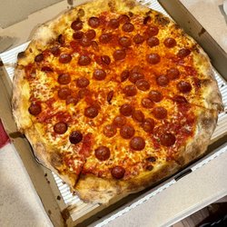 Hickory Station Pizzeria & Grill - Bad Pizza