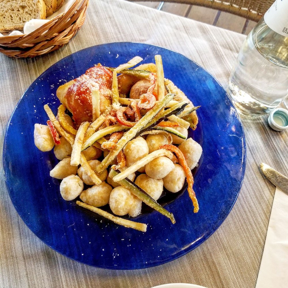 LUNA ROSSA Alzaia Naviglio Pavese 2, Milano, Italy Seafood