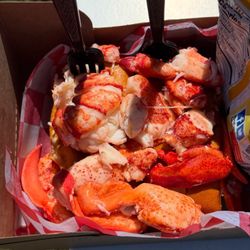 Footbridge Lobster - 2 lobster rolls. LOOK AT THAT MEAT!