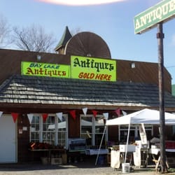 Bay Lake Antiques - This is how our store looks from the road.