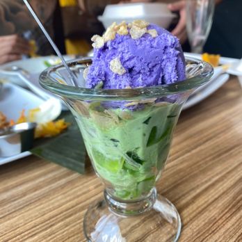 Max's Restaurant - Filipino Near Me - Houston, Texas