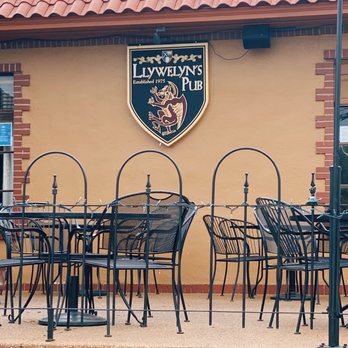 Llywelyn's Pub - Irish Pub Near Me - Webster Groves, Missouri