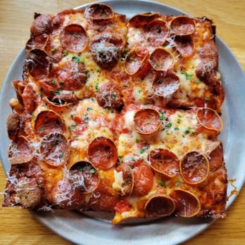 Fieldwork Brewing - Pepperoni Pizza - Breweries Near Me - Napa, California