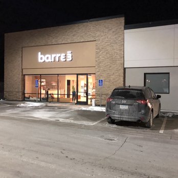 barre3 - Edina - View of the entrance of Barre3, next door to Cafe Zupas - Barre Classes Near Me - Edina, Minnesota barre3 - Edina - View of the entrance of Barre3, next door to Cafe Zupas - Barre Classes Near Me - Edina, Minnesota
