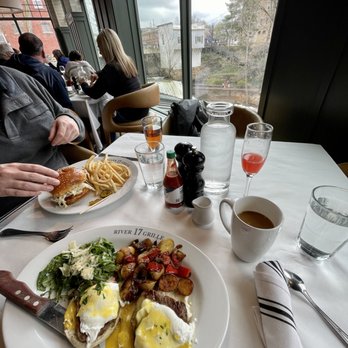 17 River Grille - Eggs benedict - just OK. - American Near Me - Chagrin Falls, Ohio 17 River Grille - Eggs benedict - just OK. - American Near Me - Chagrin Falls, Ohio
