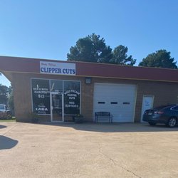 Wake Village Clipper Cuts - Store front