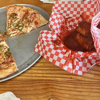 Constantino's - Pizza and wings - Pizza Near Me - Somerset, Texas Constantino's - Pizza and wings - Pizza Near Me - Somerset, Texas