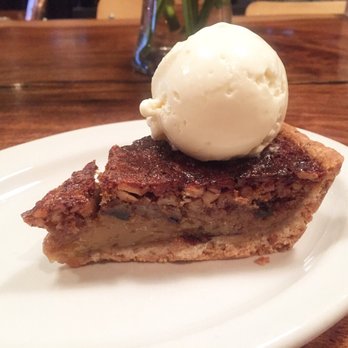 Beckett's Table - Fig & pecan pie - New American Near Me - Phoenix, Arizona