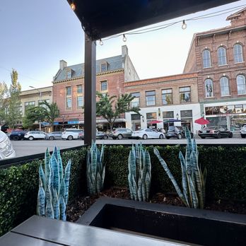 Bo & Vine Burger - Outside is cute - American Near Me - Salem, Oregon Bo & Vine Burger - Outside is cute - American Near Me - Salem, Oregon