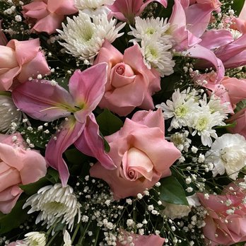Florals by Ana - The Duchess closeup - Florists Near Me - Compton, California Florals by Ana - The Duchess closeup - Florists Near Me - Compton, California