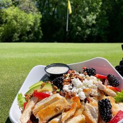 Hidden Pines Bar & Grill - Berry salad