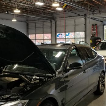 Good Dog Auto Glass - Windshield Installation & Repair Near Me - Renton, Washington Good Dog Auto Glass - Windshield Installation & Repair Near Me - Renton, Washington