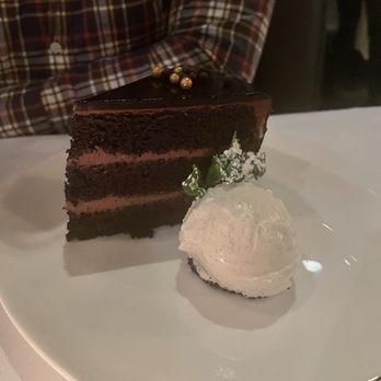 Mooo....Burlington - Chocolate cake - Steakhouses Near Me - Burlington, Massachusetts Mooo....Burlington - Chocolate cake - Steakhouses Near Me - Burlington, Massachusetts