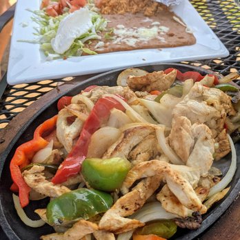 Papasitos and Beer Mexican Grill - Chicken fajitas. No pico de gallo, no salsa, no Tabasco or other hot sauce offered. - Mexican Near Me - Lorain, Ohio