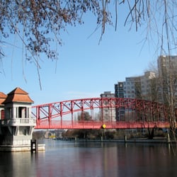 Tegeler Hafenbrücke "Sechserbrücke" - Die Brücke mit der "Tegel-Skyline". :)
