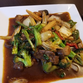 Bravo Pho - Thai beef and vegetables in garlic sauce - Vietnamese Near Me - Levittown, Pennsylvania