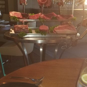 Harry's - Your steak selection tableside - Steakhouses Near Me - Cancún, ROO
