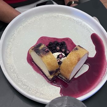 Lakeview Lounge - Much better than the cheesecake at Kumama. - Canadian (New) Near Me - Lake Louise, Alberta