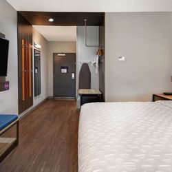 Tru By Hilton West Memphis - Guest room