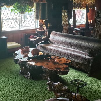 Graceland Mansion - Jungle Room - Museums Near Me - Memphis, Tennessee