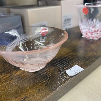 The Sake Shop - Prettiest sake cup with gold flecks - Beer, Wine & Spirits Near Me - Honolulu, Hawaii