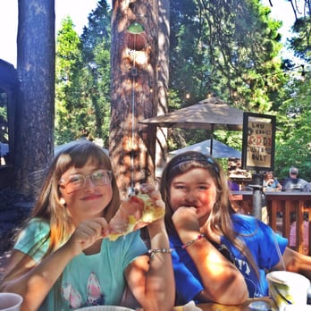 LouEddie's Pizza - Pizza Near Me - Skyforest, California LouEddie's Pizza - Pizza Near Me - Skyforest, California