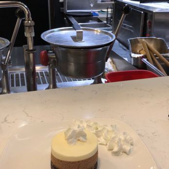 The Oyster Bar - Chocolate mousse - Bars Near Me - Stateline, Nevada