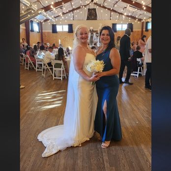 Red Rocks Barn - My best friend and the bride - Wedding Planning Near Me Red Rocks Barn - My best friend and the bride - Wedding Planning Near Me