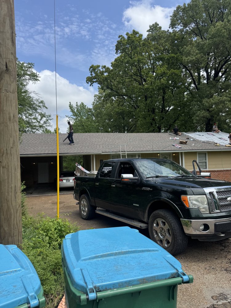 Slide of Robbie Melton Roofing