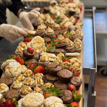 Dining with Dee - Caterers Near Me