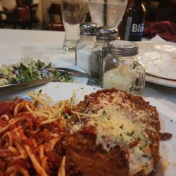 Mahle's Restaurant and Lounge