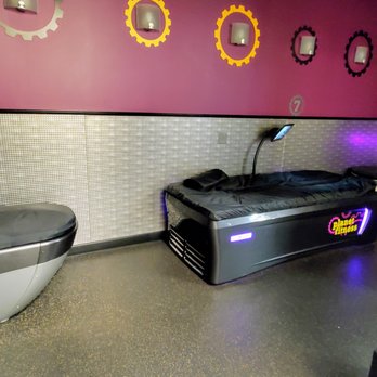 Planet Fitness - Hydromassage room - Gyms Near Me - Chicago, Illinois