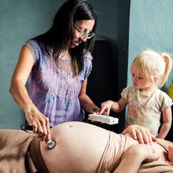 Holding Light Midwifery - Family centered care.