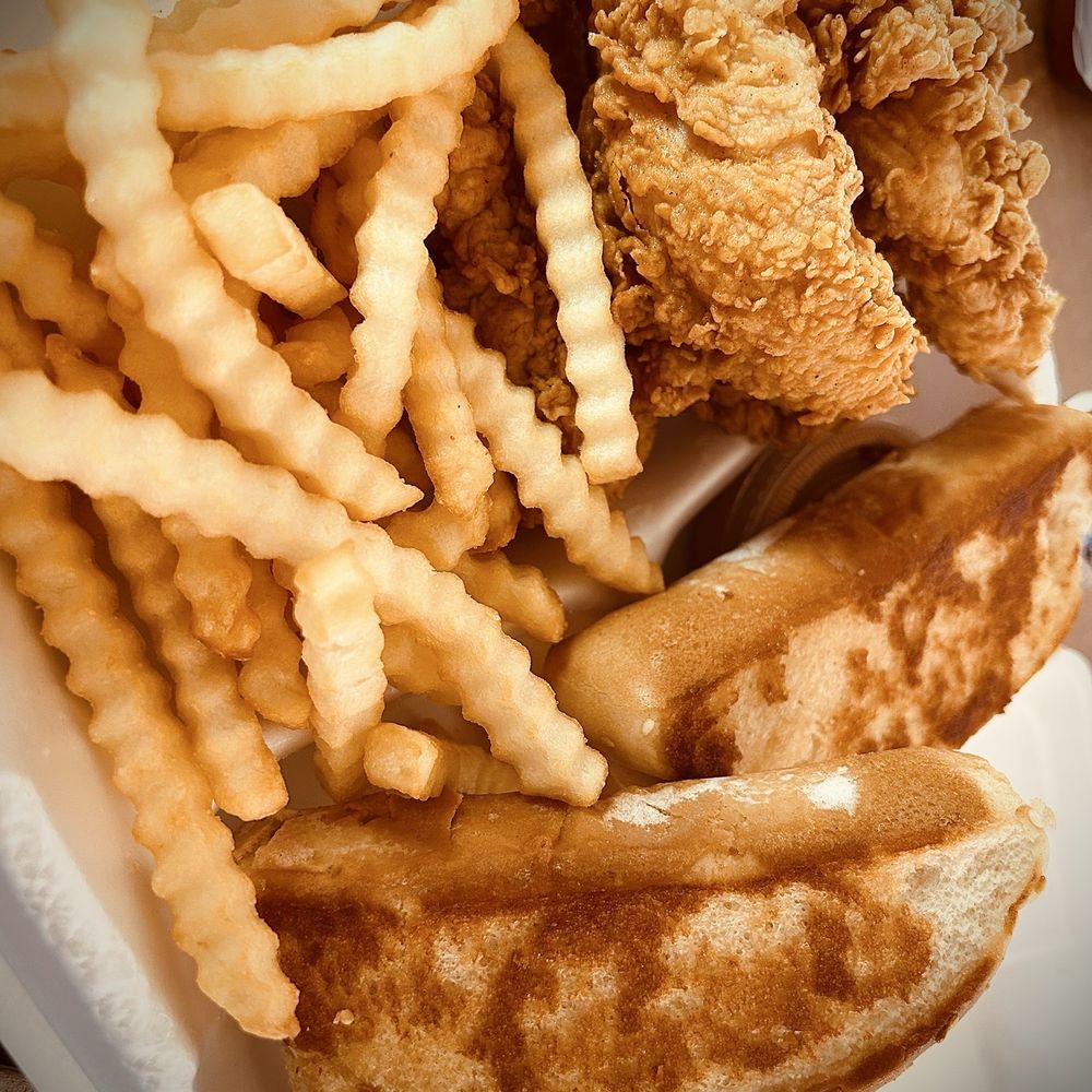 Raising Cane's Chicken Fingers - The Box Combo subbing slaw for another Texas toast. - Fast Food Near Me - Omaha, Nebraska Raising Cane's Chicken Fingers - The Box Combo subbing slaw for another Texas toast. - Fast Food Near Me - Omaha, Nebraska