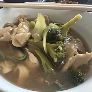 Sunny Thai - Lad Na Chicken - Thai Near Me - Cedar Hill, Texas