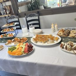We had the mini croissant plate, Loraine quiche , bagel plate , fruit plate and cinnamon rolls We had the mini croissant plate, Loraine quiche , bagel plate , fruit plate and cinnamon rolls
