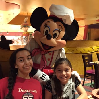 Goofy's Kitchen - American Near Me - Anaheim, California