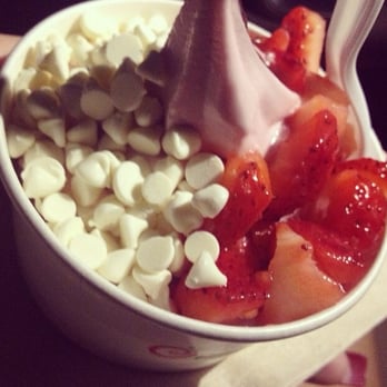 Pinkberry - Pomegranate yogurt with strawberries and yogurt chips as my toppings :) - Ice Cream & Frozen Yogurt Near Me - Studio City, California Pinkberry - Pomegranate yogurt with strawberries and yogurt chips as my toppings :) - Ice Cream & Frozen Yogurt Near Me - Studio City, California