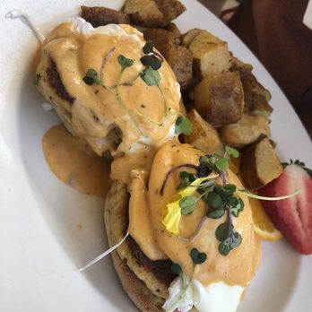 Cafe Jolie - Crab Cake Benedict Breakfast - Breakfast & Brunch Near Me - Alameda, California