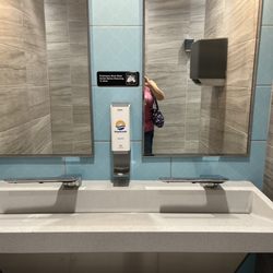76 Gas Station - Sink in the restroom