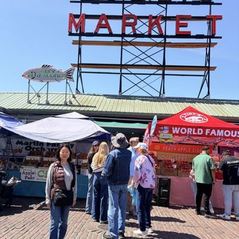Pike Place Fish Market - Seafood Markets Near Me - Seattle, Washington
