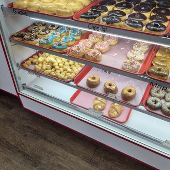 Mari's Donuts - Donut case - Donuts Near Me - Clarksville, Tennessee
