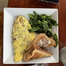 Waterville Valley Golf Course - Swiss cheese and mushroom omelet